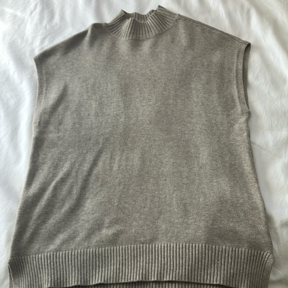 Oversize greige knit Sleeveless Sweater